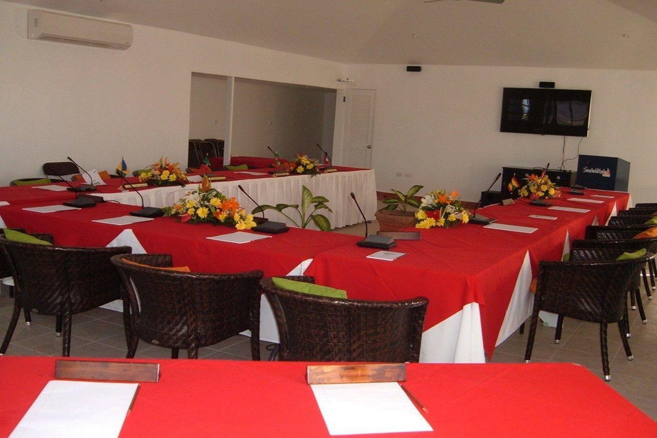 Trade Winds Hotel Dickenson Bay Εξωτερικό φωτογραφία