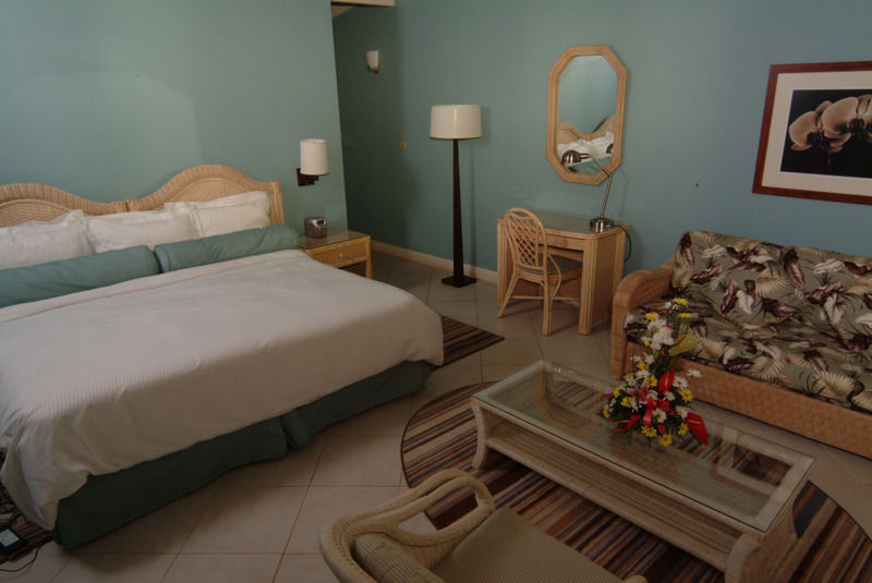 Trade Winds Hotel Dickenson Bay Εξωτερικό φωτογραφία
